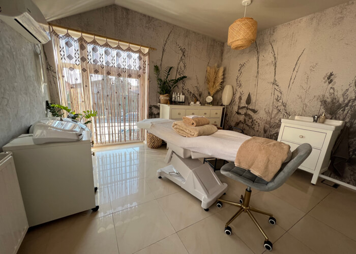 O nas - BLISS Studio Kosmetyki Profesjonalnej i Makijażu Permanentnego Katarzyna Kołbon makijaż permanentny, makijaż permanentny nowy sącz, studio kosmetyczne, kosmetyczka nowy sącz, laminacja rzęs, rzęsy nowy sącz, szkolenia pmu, pmu nowy sącz, mezoterapia, zabiegi kosmetyczne, kosmetologia nowy sącz, Bliss studio, masaż kobido nowy sącz, zabiegi na twarz, mały tatuaż nowy sącz, kobiece tatuaże, mały tatuaż, kobiece tatuaże nowy sącz